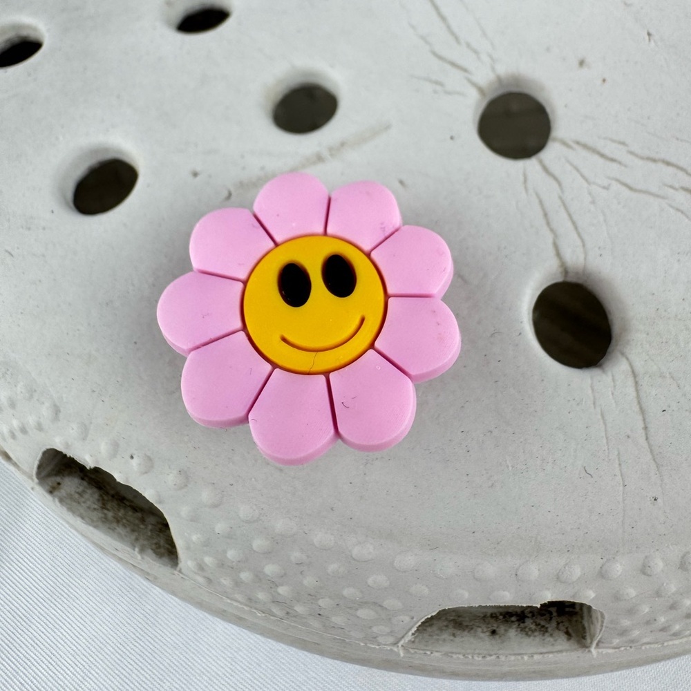 Croc Jibbitz Pink Smiley Flower